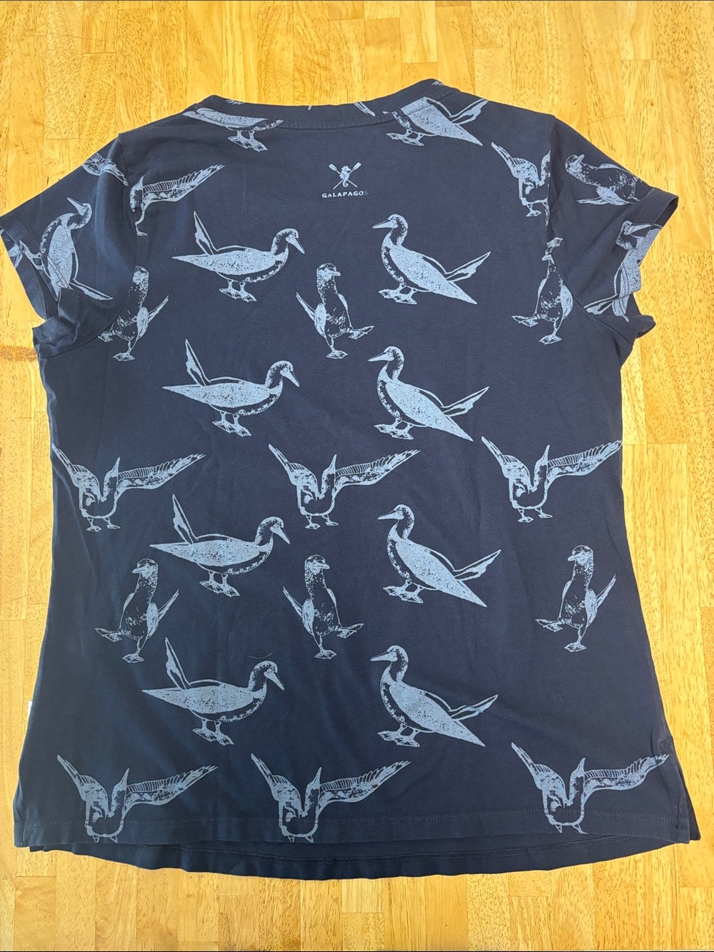 GARUA Galapagos Sustainable Cotton Navy Graphic Tee Blue Footed Booby Pattern - Picture 4 of 5